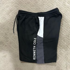 Men Kenneth Cole black logo shorts size M